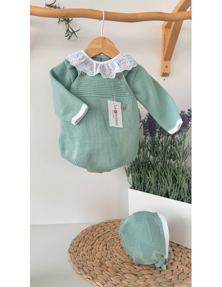 Conjunto de punto verde menta con cuello bordado