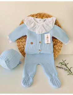 Conjunto celeste con cuello volante y capota